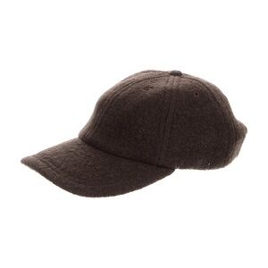 Janessa Leone Cap in vintage black